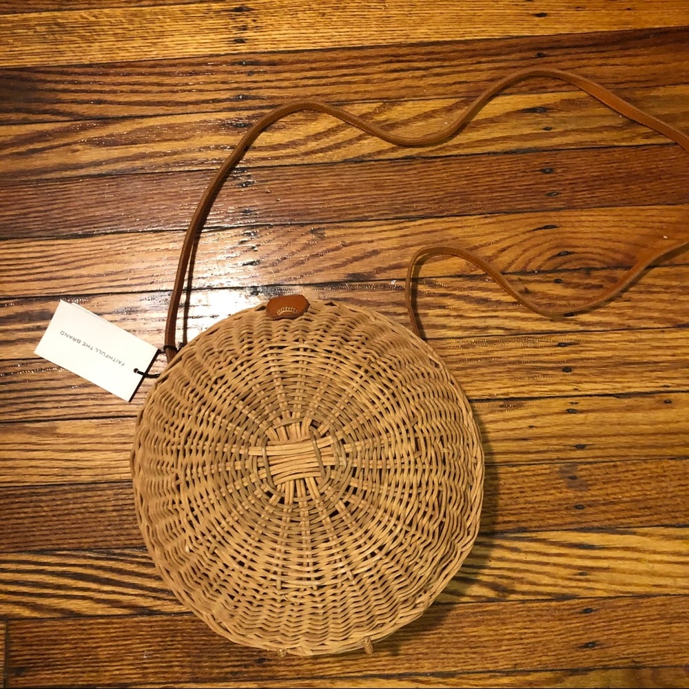 Circle basket crossbody bag brand new